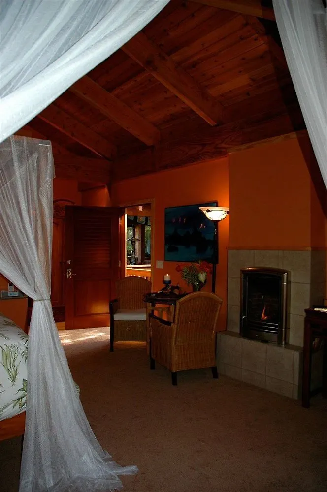 Hotel At The Craters Edge (Adults Only) Volcano 4*,  USA
